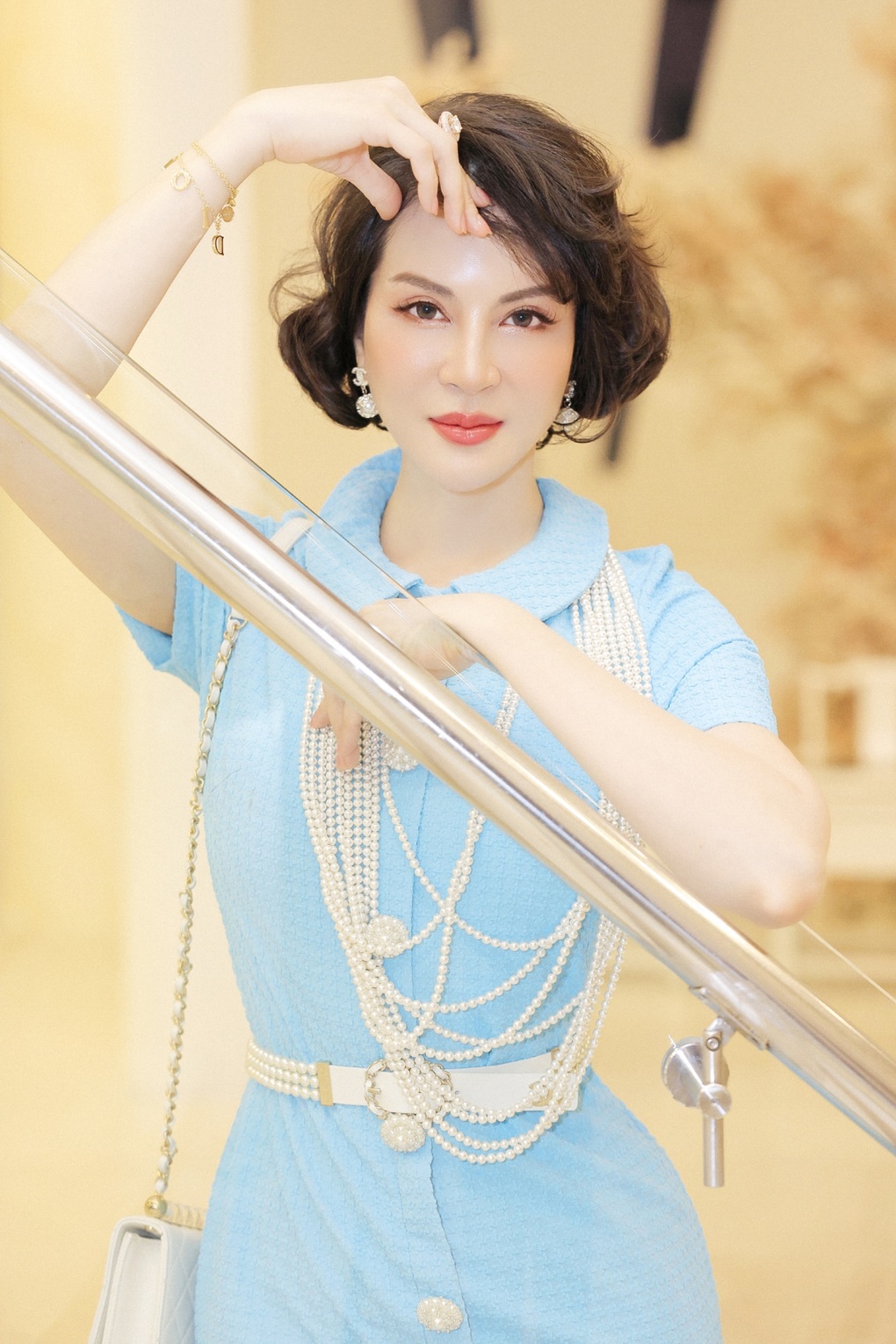 Con gái xinh đẹp của nữ hoàng ảnh lịch Thanh Mai gây chú ý khi đi cùng mẹ - 1