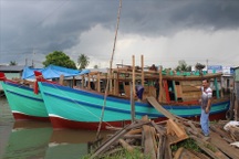 Chật vật giữ làng nghề đóng ghe, xuồng Ngã Bảy