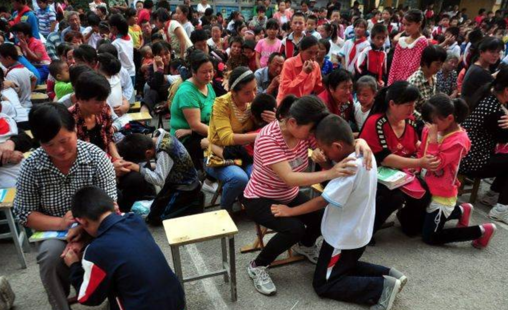 Đau lòng 6 con không nuôi nổi một cha: Sao ông vẫn chưa chết? - 1 Đau lòng 6 con không nuôi nổi một cha: Sao ông vẫn chưa chết? - 1