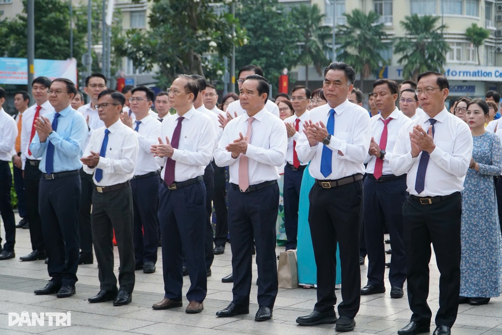 TPHCM tuyên dương ông Lâm Đình Thắng, Trương Minh Huy Vũ “dân vận khéo” - 1