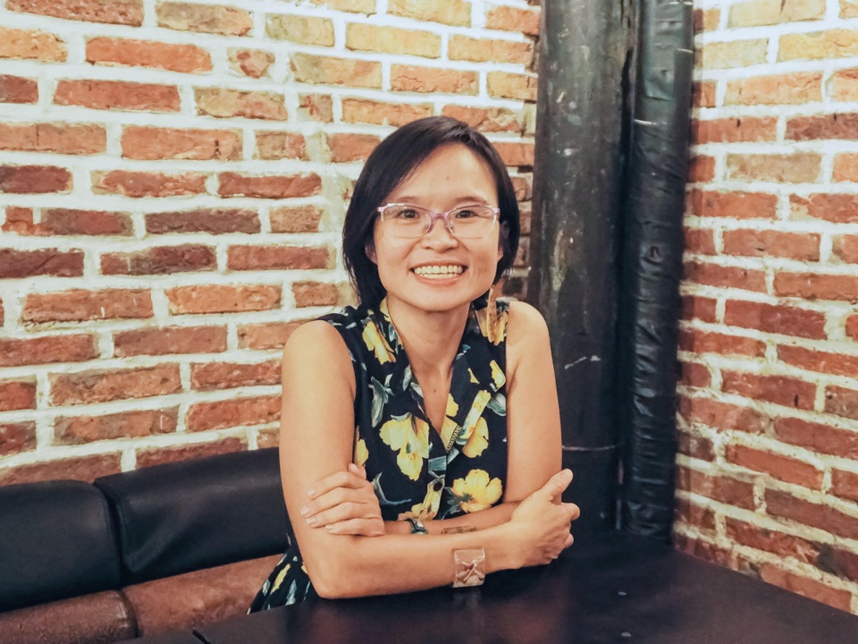 Dịch Covid-19, nữ giảng viên ở Đà Nẵng ra mắt sách... qua màn hình - 2