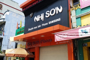 Cửa hàng vội vã gỡ bỏ logo "ăn theo" Apple để tránh kiện tụng