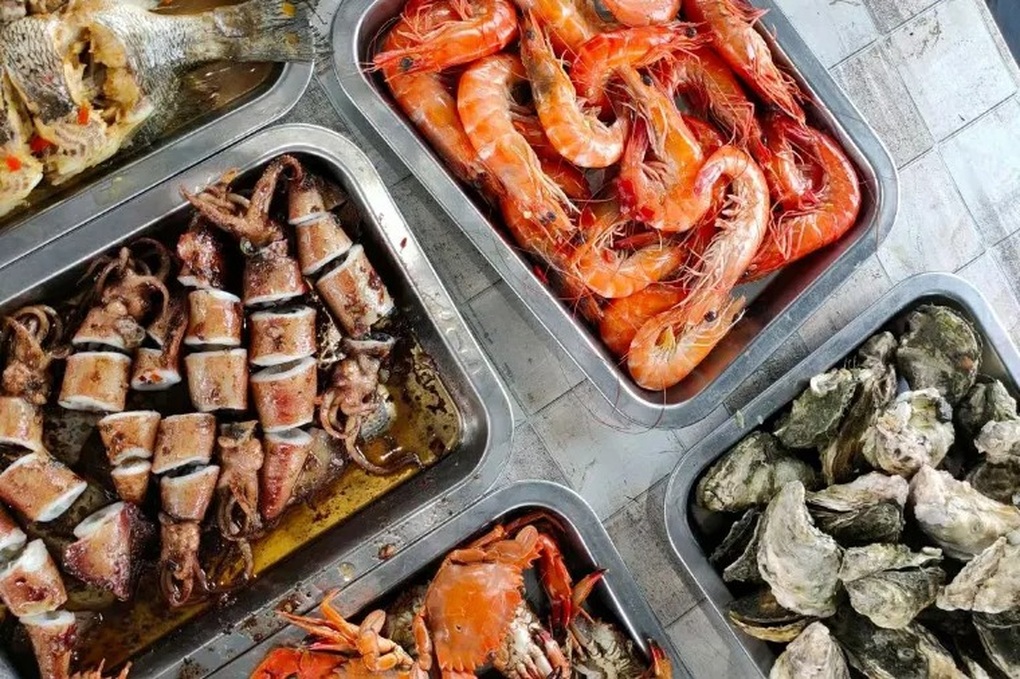 Bãi cát hình xương cá xuất hiện 2 tiếng khi thủy triều xuống ở Trung Quốc - 3