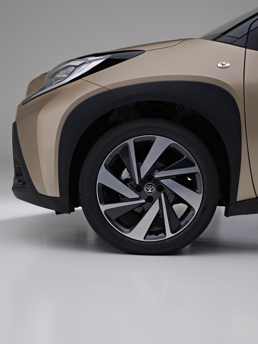 Toyota Aygo X chính thức ra mắt phân khúc xe đô thị gầm cao - 17 Toyota Aygo X chính thức ra mắt phân khúc xe đô thị gầm cao - 17