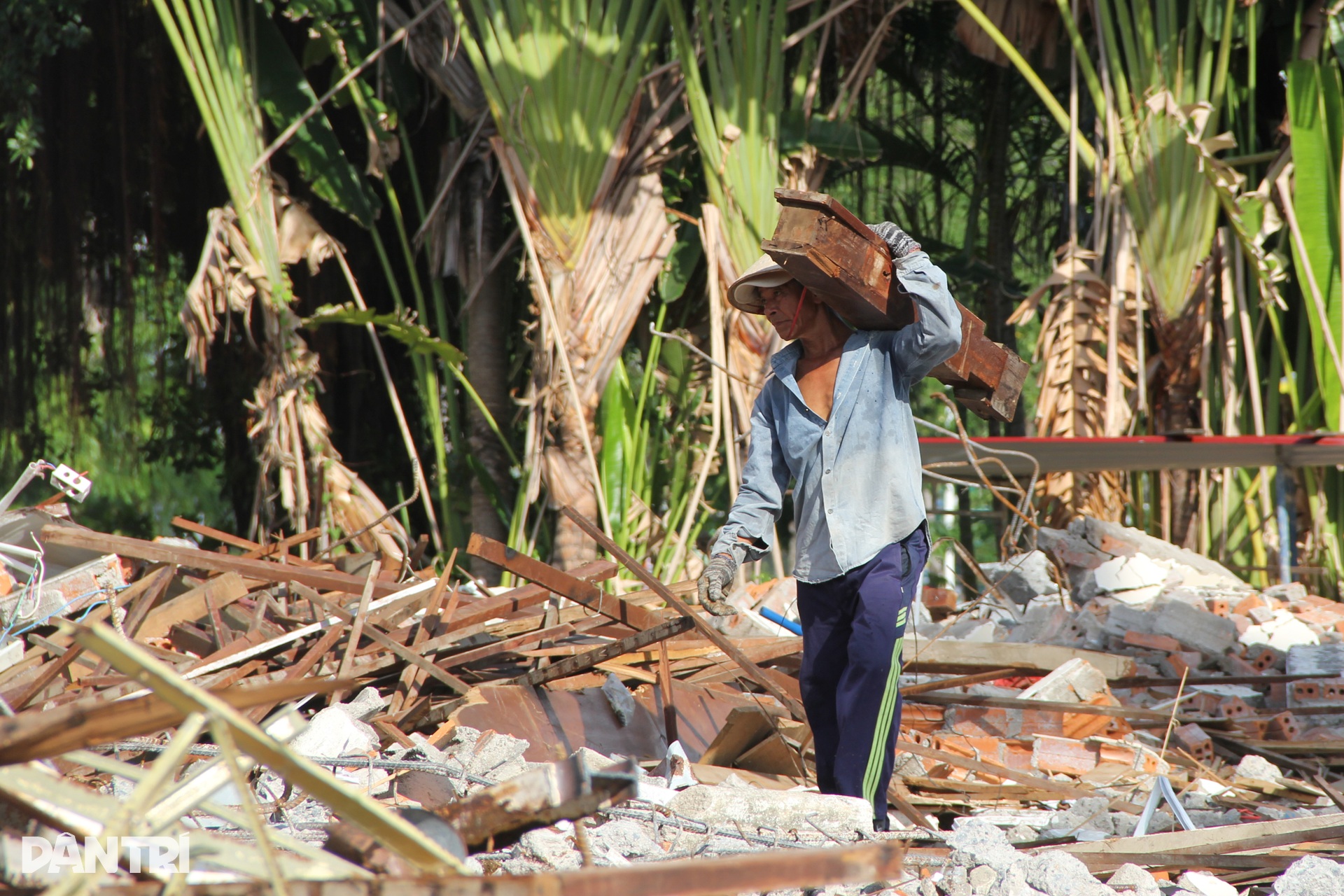 Dỡ điểm kinh doanh cuối khu nghỉ mát 28.000m2, trả lại bãi biển Nha Trang - 9