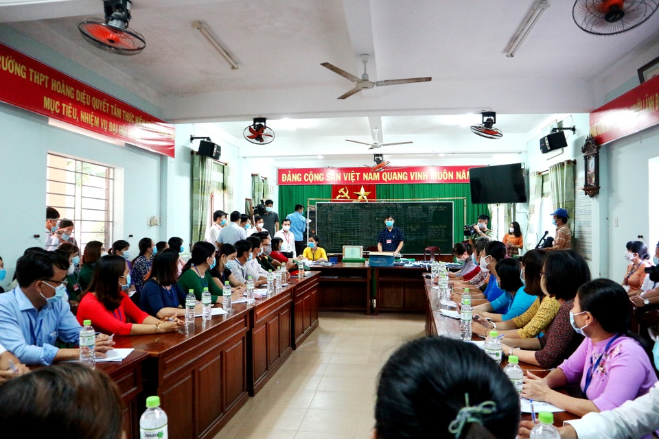 Cục trưởng Mai Văn Trinh kiểm tra công tác coi thi tốt nghiệp tại Quảng Nam - 2 Cục trưởng Mai Văn Trinh kiểm tra công tác coi thi tốt nghiệp tại Quảng Nam - 2