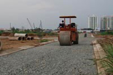 Bất động sản sốt giá và ngân hàng suy sụp...