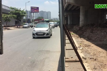 Hà Nội: Xén dải phân cách ở "điểm đen" ùn tắc nút giao Pháp Vân