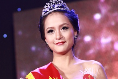 Nữ sinh ĐH Văn hoá đăng quang Hoa khôi SV Hà Nội 2012