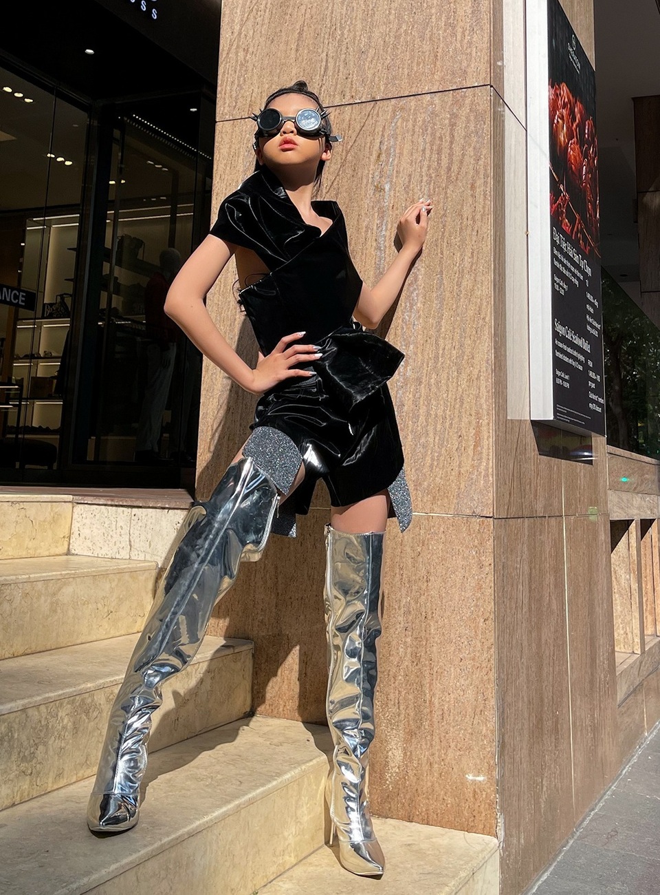 Mẫu nhí Minh Anh khoe thần thái cá tính - 2 Mẫu nhí Minh Anh khoe thần thái cá tính - 2