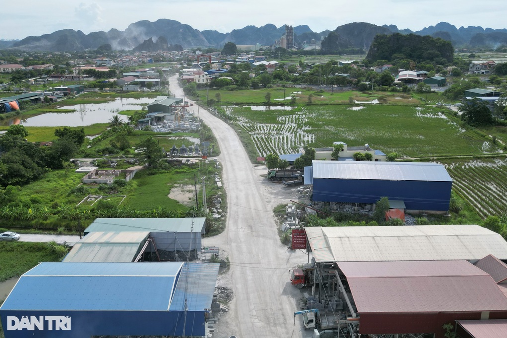 Con đường đau khổ dài 2,7km được đầu tư 65 tỷ đồng sửa chữa - 1 Con đường đau khổ dài 2,7km được đầu tư 65 tỷ đồng sửa chữa - 1