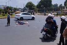 Chồng ôm thi thể vợ gào khóc sau vụ va chạm giao thông