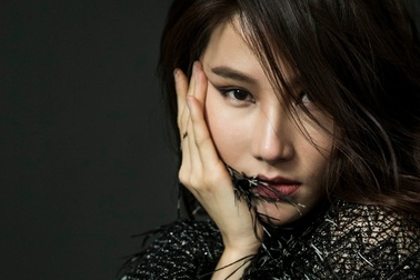 Diễm My 9X trải lòng trong ngày giỗ đầu của Mẹ