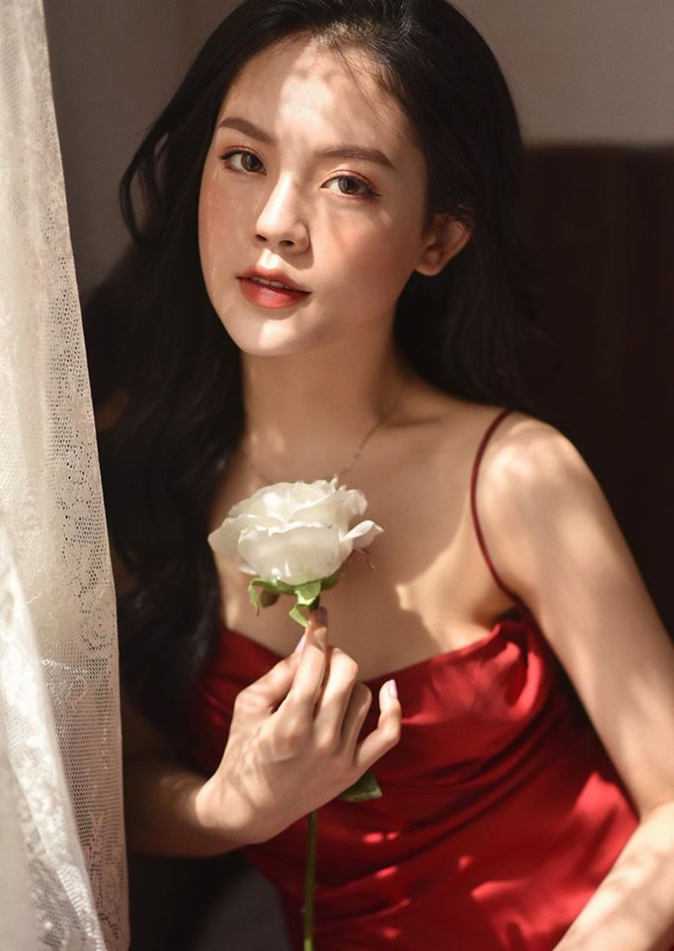 Nữ sinh Ngoại thương đa tài, sở hữu nhan sắc khiến bao trái tim ngơ ngẩn - 5 Nữ sinh Ngoại thương đa tài, sở hữu nhan sắc khiến bao trái tim ngơ ngẩn - 5