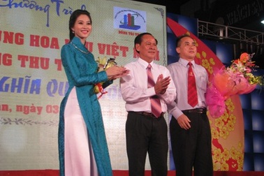 Hoa hậu Thu Thảo rạng rỡ tại quê nhà