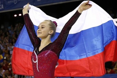 Angelina Melnikova - "Búp bê" Nga xinh đẹp của Olympic Tokyo