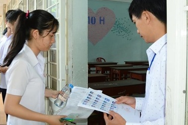 Quảng Ngãi: Nhiều học sinh đăng ký xét tuyển đại học bằng học bạ