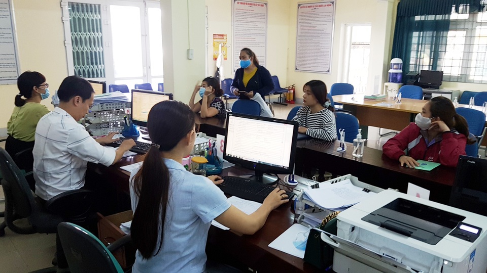 Chưa bao giờ người đăng ký hưởng trợ cấp thất nghiệp lại đông như vậy... - 8 Chưa bao giờ người đăng ký hưởng trợ cấp thất nghiệp lại đông như vậy... - 8