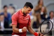 Djokovic lập 3 kỷ lục, Medvedev chia tay Roland Garros