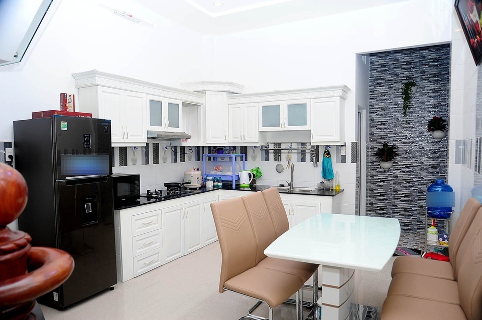 Cận cảnh nhà 7 tỷ đồng của ca sĩ Hồ Việt Trung - 3 Cận cảnh nhà 7 tỷ đồng của ca sĩ Hồ Việt Trung - 3