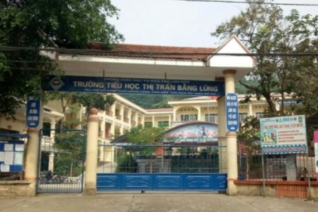 Khoanh vùng dịch sau vụ gần 700 học sinh nghỉ học vì ốm, sốt ở Bắc Kạn - 1 Khoanh vùng dịch sau vụ gần 700 học sinh nghỉ học vì ốm, sốt ở Bắc Kạn - 1
