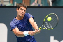 Carlos Alcaraz thách thức Djokovic, Nadal ở mùa giải sân đất nện 2022