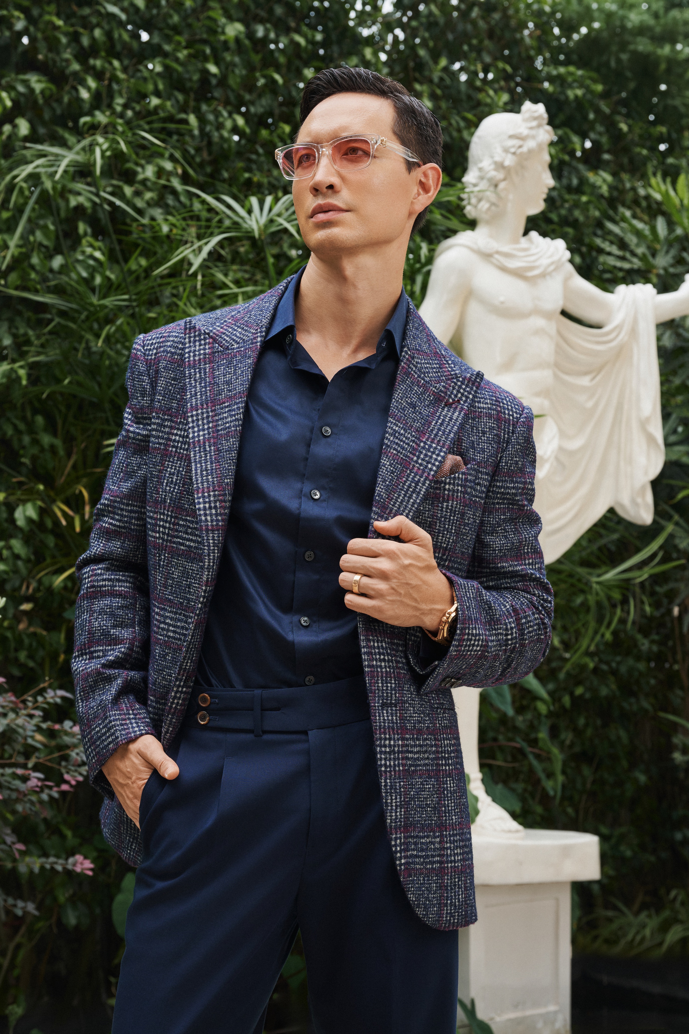 Kim Lý diện suit khoe vẻ lịch lãm ngày đầu năm mới - 6 Kim Lý diện suit khoe vẻ lịch lãm ngày đầu năm mới - 6