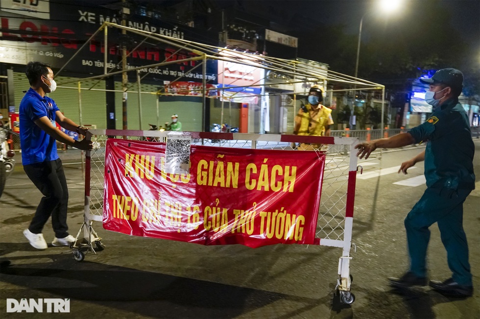 Hình ảnh TPHCM gỡ 12 chốt phong tỏa ra vào quận Gò Vấp từ 0h sáng nay - 4 Hình ảnh TPHCM gỡ 12 chốt phong tỏa ra vào quận Gò Vấp từ 0h sáng nay - 4