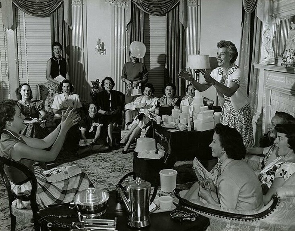 Tượng đài sụp đổ: Tupperware, từ đế chế nhà bếp đến bờ vực phá sản - 3