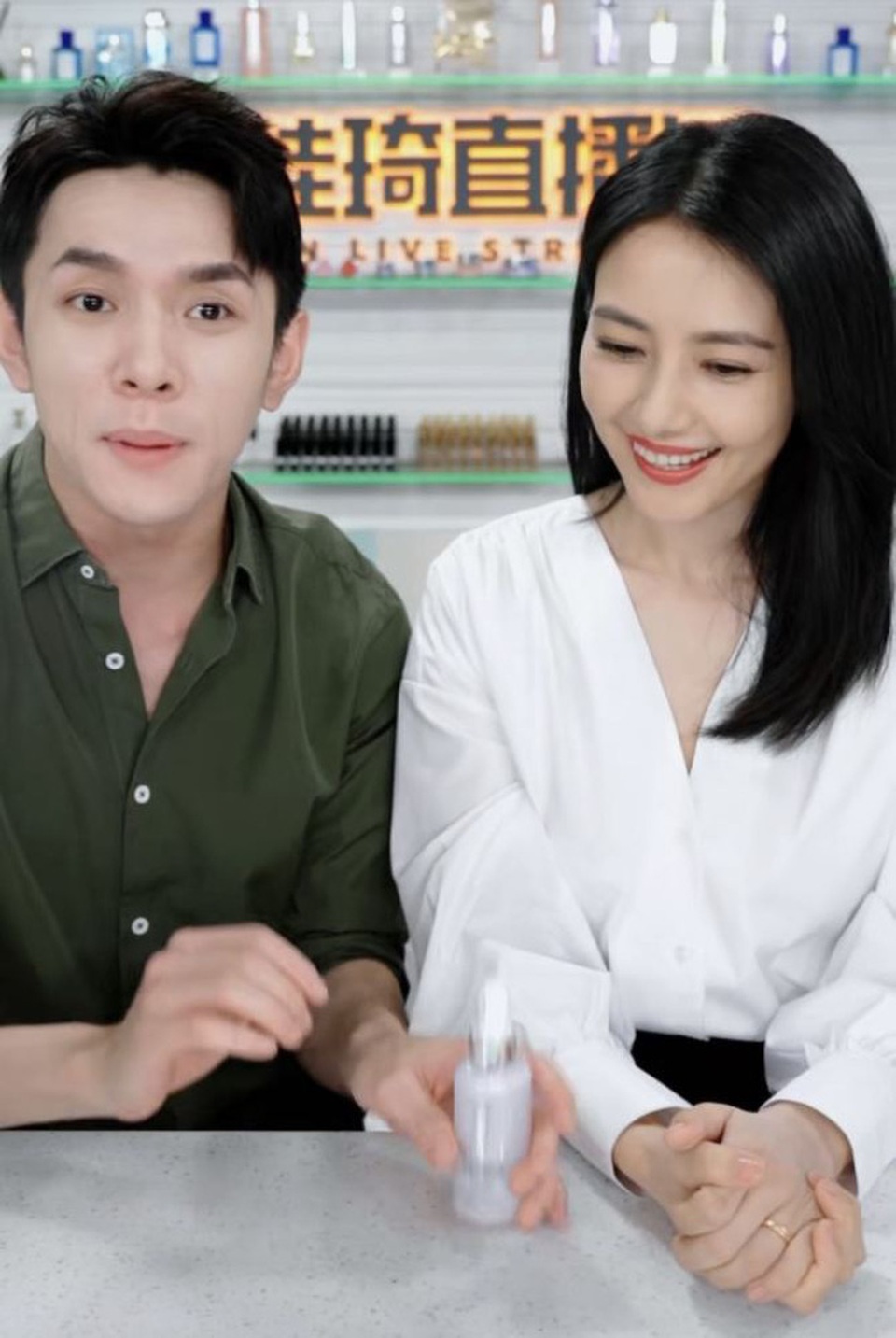 Cao Viên Viên đẹp hơn nhờ cuộc hôn nhân viên mãn với Triệu Hựu Đình - 7 Cao Viên Viên đẹp hơn nhờ cuộc hôn nhân viên mãn với Triệu Hựu Đình - 7