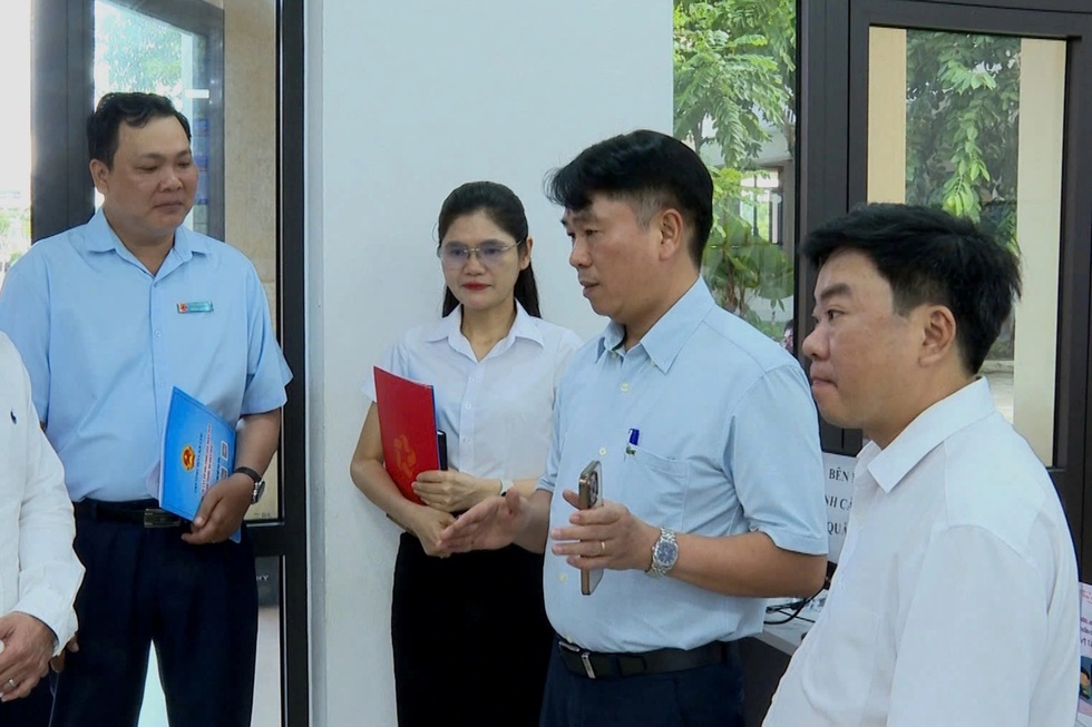 Dù thiếu người, phường đông dân quyết không “nhận bừa” cán bộ - 1 Dù thiếu người, phường đông dân quyết không “nhận bừa” cán bộ - 1