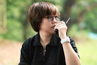 Đạo diễn Giang Thanh kể áp lực làm phim hành động, ông xã là chỗ dựa