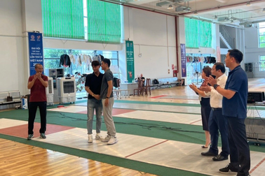 Kiếm thủ Vũ Thành An và Văn Quyết bắt tay giảng hòa sau vụ xô xát