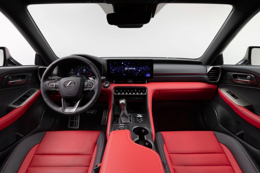 Lexus “vắt kiệt” IS 13 năm tuổi, gây tranh cãi vì ngày càng giống Toyota - 3 Lexus “vắt kiệt” IS 13 năm tuổi, gây tranh cãi vì ngày càng giống Toyota - 3