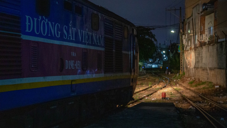 Chuyến tàu cuối cùng rời Sài Gòn trước thời khắc giao thừa - 14