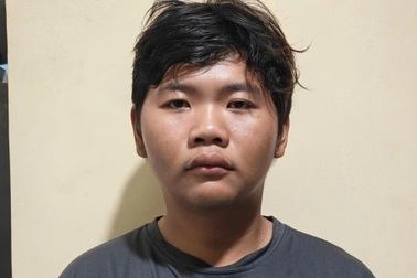 Mâu thuần vì lời nói, thanh niên 16 tuổi cầm dao đâm đồng nghiệp tử vong