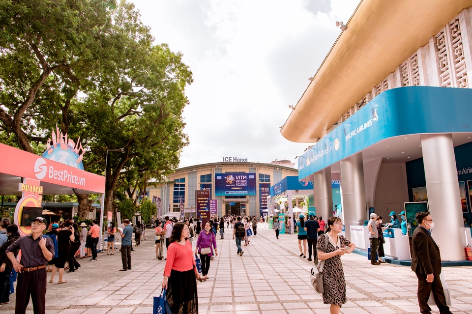 Người Hà Nội săn tour giá rẻ tại Hội chợ du lịch lớn nhất năm - 1 Người Hà Nội săn tour giá rẻ tại Hội chợ du lịch lớn nhất năm - 1