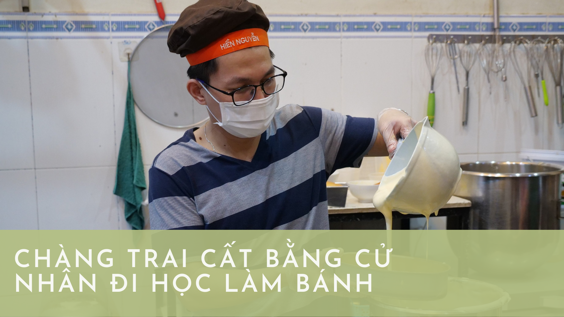 Chàng trai cất bằng cử nhân đi học làm bánh, kiếm 230 triệu đồng/năm