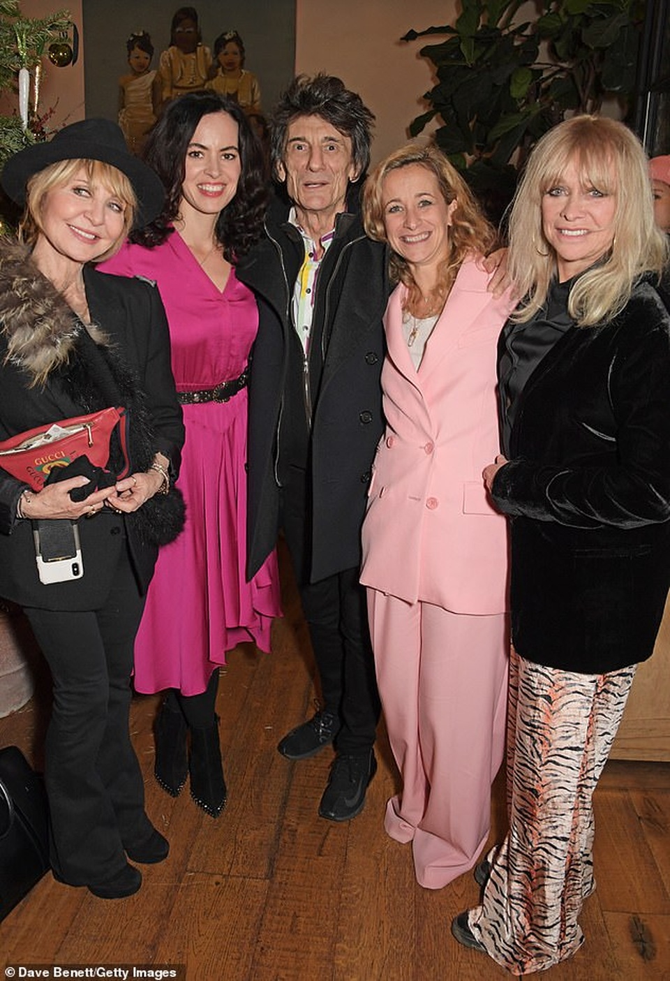 Rocker U80 Ronnie Wood khoe ảnh cặp sinh đôi 4 tuổi - 8 Rocker U80 Ronnie Wood khoe ảnh cặp sinh đôi 4 tuổi - 8