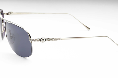 Đằng sau Slogan của kính Bentley