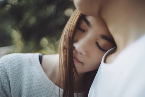 “Trưởng thành là khi bạn đủ mạnh mẽ để trở thành điểm tựa của ai đó”