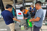 Sau chỉ đạo "nóng", nơi mua xăng dễ hơn, nơi vẫn đóng cửa im lìm