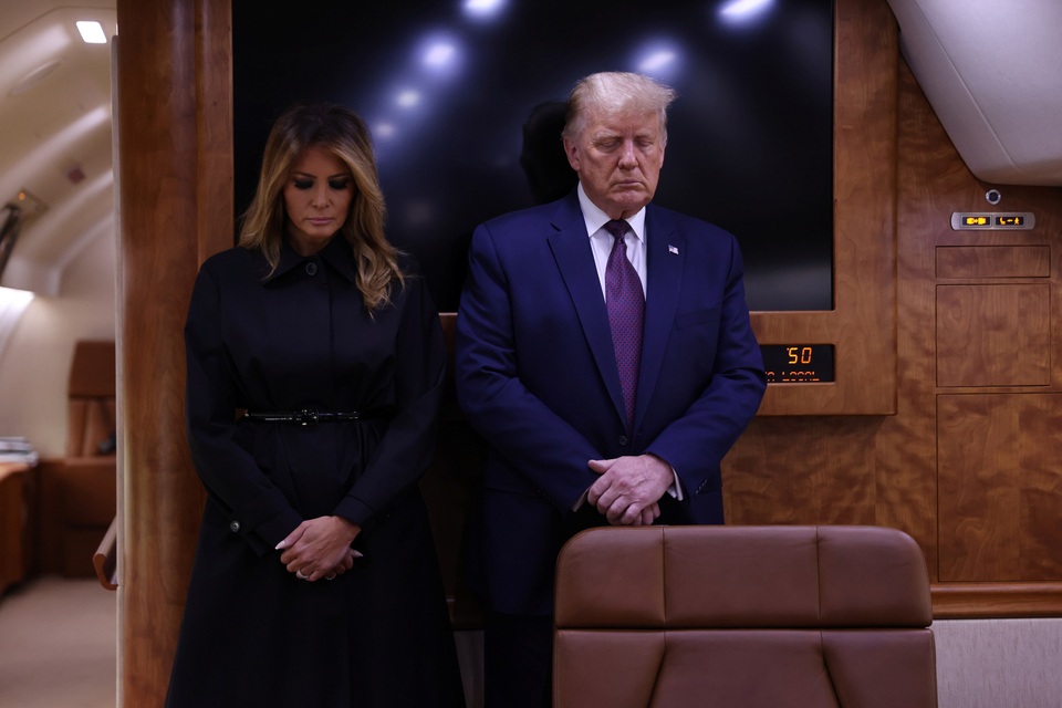 Ông Trump ca ngợi 40 người hùng đối đầu những kẻ khủng bố vụ 11/9 - 8 Ông Trump ca ngợi 40 người hùng đối đầu những kẻ khủng bố vụ 11/9 - 8
