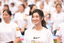 Dàn hoa hậu, á hậu khoe dáng xinh tươi tại "Ngày hội yoga Dân trí"