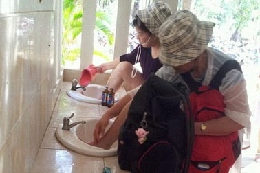 Người Trung Quốc bức xúc về ý thức kém của du khách nước mình