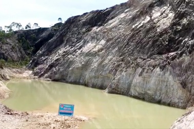 Cận cảnh "cái bẫy tử thần" trên sườn núi