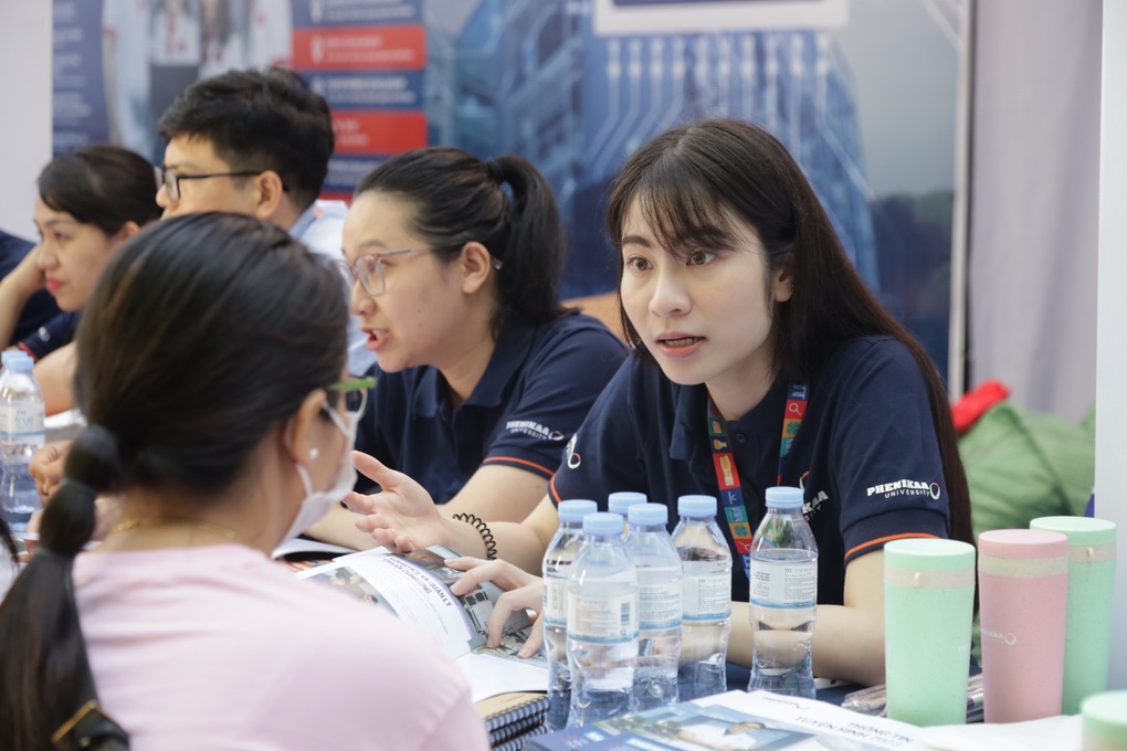 Phụ huynh nghĩ lọc ảo như quay xổ số, thí sinh đỗ 15 trường vẫn lo trượt - 2 Phụ huynh nghĩ lọc ảo như quay xổ số, thí sinh đỗ 15 trường vẫn lo trượt - 2