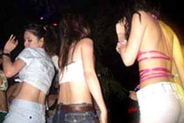 Sa chân vào cạm bẫy