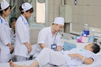 Những thầy cô mặc áo blouse trắng: Người truyền lửa tri thức và y đức