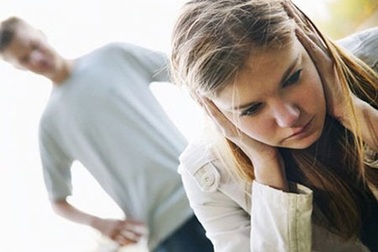 Thẳng tay tát vợ vì tội "nói xấu" mẹ chồng